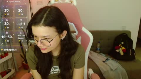 Snapshot of azu_chan chatting on 06-06-26, 12:27 Azu online show from 06-06-26, 12:27