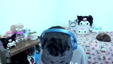 Snapshot of azu_moure chatting on 09-15-25, 06:57 Azu Moure online show from 09-15-25, 06:57