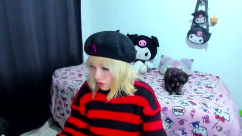 Azu Moure online show from 10-25-25, 02:52