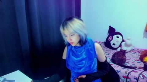 Azu Moure online show from 07-26-26, 10:38