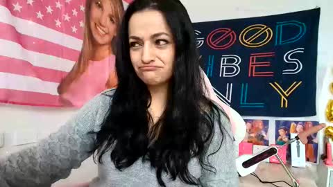Azucena R online show from 06-05-26, 03:29