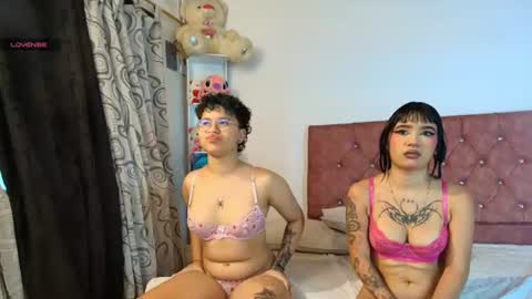 Snapshot of azul_honey chatting on 07-19-26, 11:25 HONEY AZUL online show from 07-19-26, 11:25