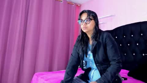 Snapshot of azul_moon chatting on 11-24-25, 03:39 azul_moon online show from 11-24-25, 03:39