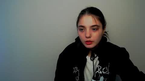 azumi_chan_ online show from 10-26-25, 07:25