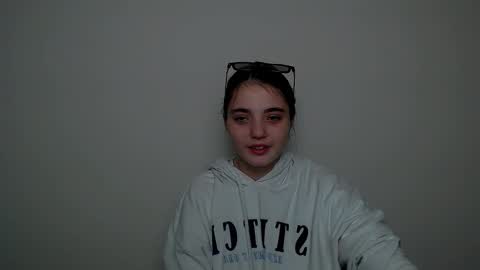 azumi_chan_ online show from 10-29-25, 11:39