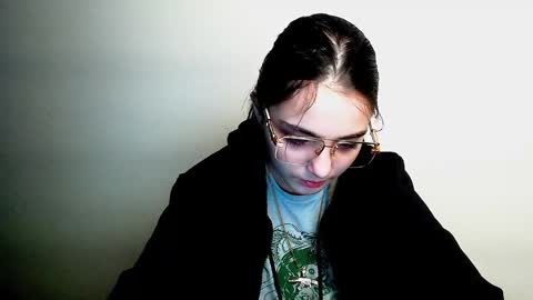 azumi_chan_ online show from 12-21-25, 03:24