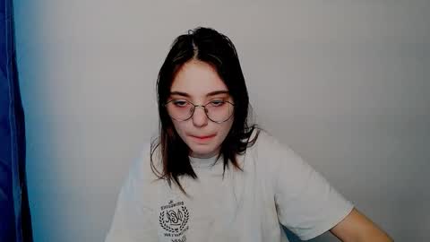 azumi_chan_ online show from 01-11-26, 07:57