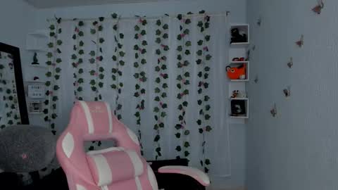 azumi saan online show from 09-11-25, 02:44