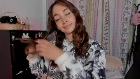 azumi saan online show from 07-10-26, 03:22