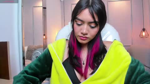 Azura online show from 03-11-25, 10:42