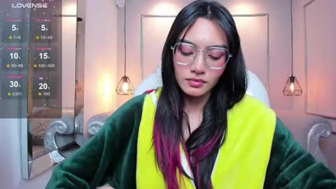 Azura online show from 09-18-25, 07:49