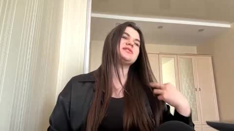 Snapshot of azzieyerbich chatting on 03-28-26, 12:16 Elara online show from 03-28-26, 12:16