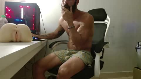 Snapshot of b0ycan chatting on 05-03-26, 01:33 b0ycan online show from 05-03-26, 01:33