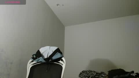 Snapshot of b0ycan chatting on 06-24-26, 01:37 b0ycan online show from 06-24-26, 01:37