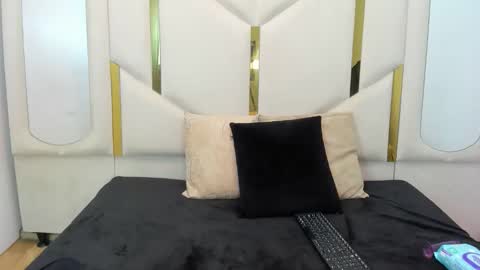 Snapshot of babbyvalen chatting on 06-05-26, 02:01 nika strom online show from 06-05-26, 02:01