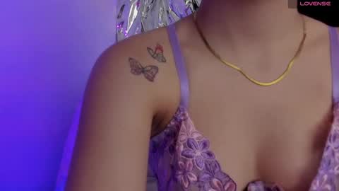 Queen B online show from 10-04-25, 05:22