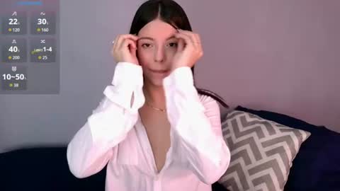 Snapshot of babeblair chatting on 07-16-26, 03:34 Queen B online show from 07-16-26, 03:34