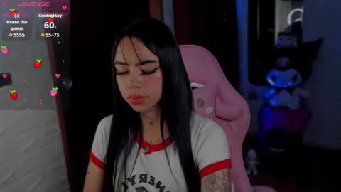 Snapshot of babee_04 chatting on 09-12-25, 05:07 babee online show from 09-12-25, 05:07