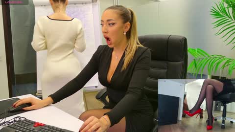 Olivia and Lexi online show from 01-29-25, 08:56