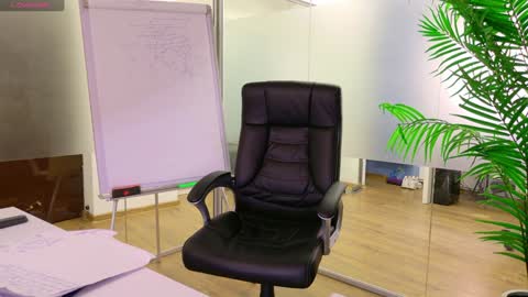 Olivia and Lexi online show from 03-06-25, 08:19