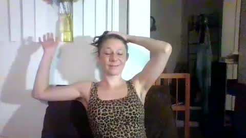 Babette online show from 09-11-25, 01:17