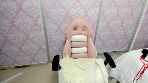 Snapshot of baby_alisson18 chatting on 11-26-25, 12:17 ALISSON online show from 11-26-25, 12:17