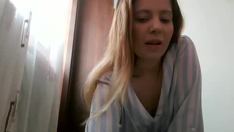Baby Blonde online show from 01-18-26, 11:03