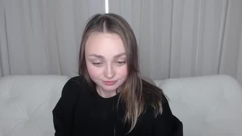 Snapshot of baby_emmaa chatting on 01-23-25, 01:35 Baby emmaa online show from 01-23-25, 01:35
