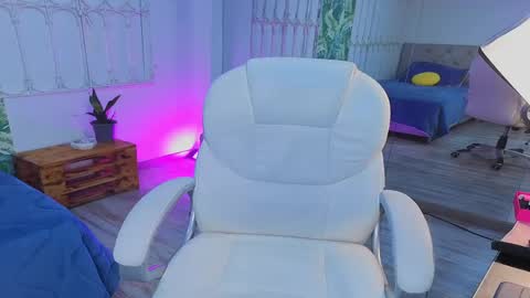 Snapshot of baby_julieta00 chatting on 05-20-26, 04:18 Julieta online show from 05-20-26, 04:18