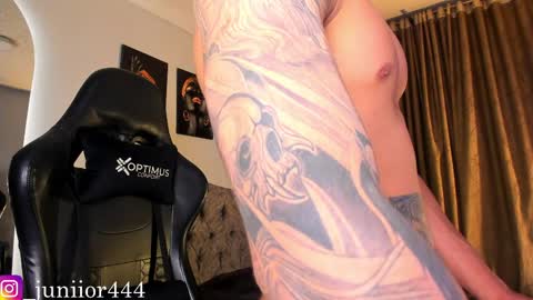 Junior       Independent Model online show from 05-14-26, 01:23