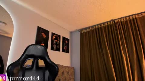 Junior       Independent Model online show from 05-30-26, 12:08