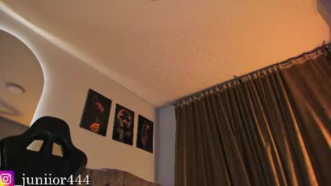 Junior       Independent Model online show from 06-22-26, 01:18