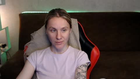 Snapshot of baby_kitte chatting on 05-11-26, 02:45 baby_kitte online show from 05-11-26, 02:45