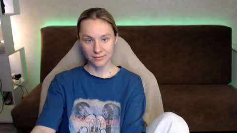 Snapshot of baby_kitte chatting on 05-12-26, 04:09 baby_kitte online show from 05-12-26, 04:09