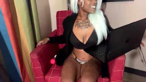 baby_tsunami online show from 09-11-25, 04:18