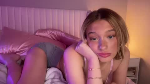 Snapshot of babyblueyy chatting on 07-30-26, 01:59 babyblueyy online show from 07-30-26, 01:59