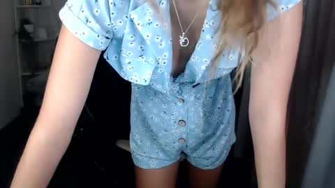 Snapshot of babycaprice chatting on 07-27-26, 08:10 babycaprice online show from 07-27-26, 08:10