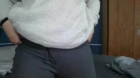 Snapshot of babyelle0 chatting on 12-04-24, 02:53 Your Highness Elle online show from 12-04-24, 02:53