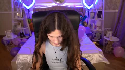 Snapshot of babyflowerr chatting on 01-21-25, 04:32 Sasha online show from 01-21-25, 04:32