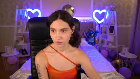 Snapshot of babyflowerr chatting on 02-04-25, 05:10 Sasha online show from 02-04-25, 05:10