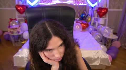 Snapshot of babyflowerr chatting on 02-12-25, 11:20 Sasha online show from 02-12-25, 11:20