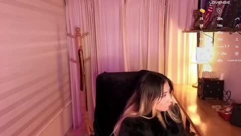 Snapshot of babyfoxxx_ chatting on 05-09-26, 11:04 babyfoxxx_ online show from 05-09-26, 11:04