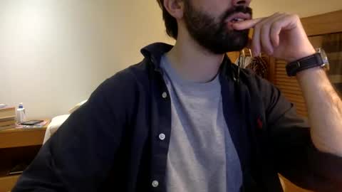 Snapshot of babyhardy chatting on 12-12-24, 06:21 Tom A. online show from 12-12-24, 06:21