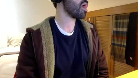 Snapshot of babyhardy chatting on 02-04-25, 09:52 Tom A. online show from 02-04-25, 09:52