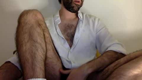 Snapshot of babyhardy chatting on 09-12-25, 10:10 Tom A. online show from 09-12-25, 10:10