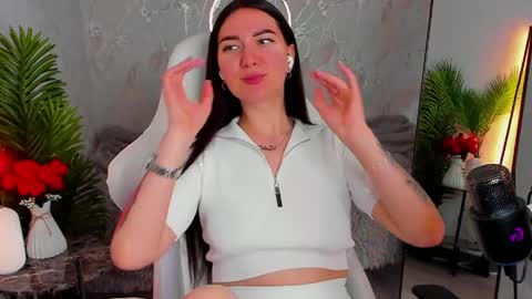 Sophia online show from 05-02-26, 01:21
