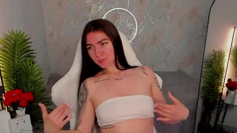 Sophia online show from 06-03-26, 01:52