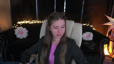 Snapshot of babylumii chatting on 04-21-26, 01:06 Lady Vi online show from 04-21-26, 01:06