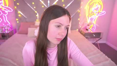 Snapshot of babylumii chatting on 05-11-26, 04:15 Lady Vi online show from 05-11-26, 04:15