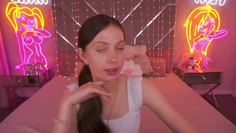 Snapshot of babylumii chatting on 05-23-26, 01:37 Lady Vi online show from 05-23-26, 01:37